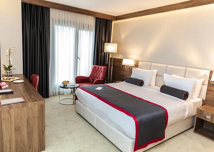 Ramada By Wyndham Beylikduzu 5*