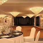 Ramada By Wyndham Beylikduzu מלון