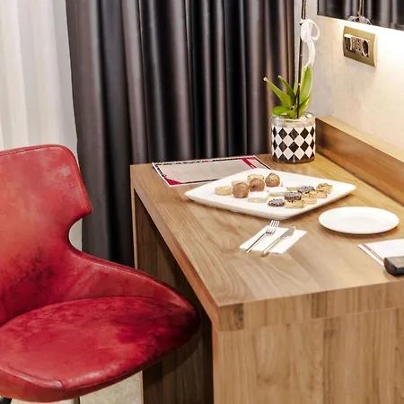 호텔 Ramada By Wyndham Beylikduzu