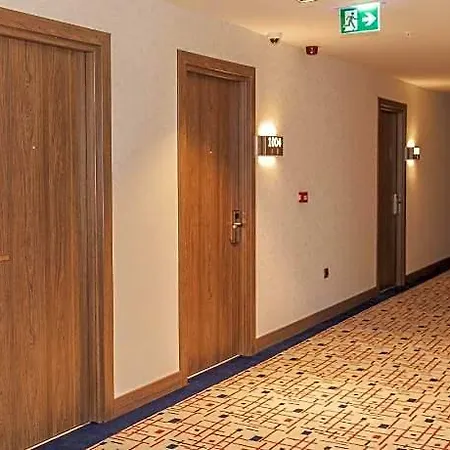 Hotel Ramada By Wyndham Beylikduzu