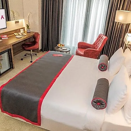 Hotel Ramada By Wyndham Beylikduzu 4*