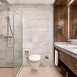Ramada By Wyndham Beylikduzu فندق